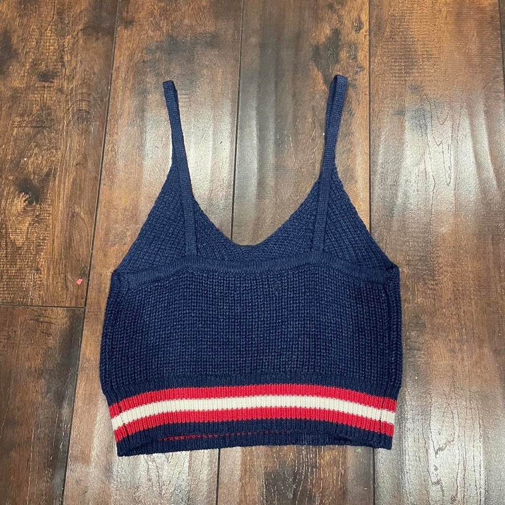 CUTE AMERICAN EAGLE TOP! - Picture 2 of 2